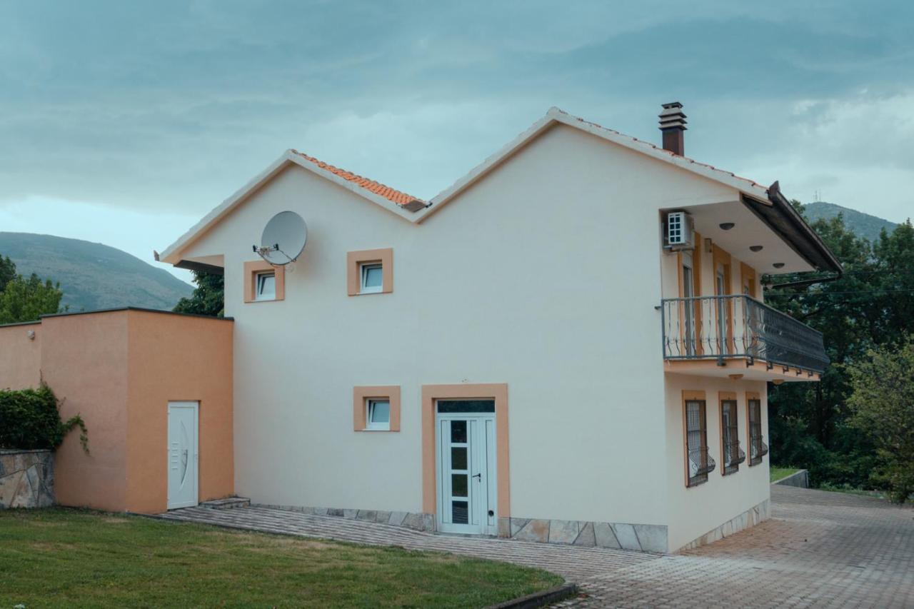 Holiday Home Rozic - Villa With Private Seasonal Heated Pool Mostar Exterior foto