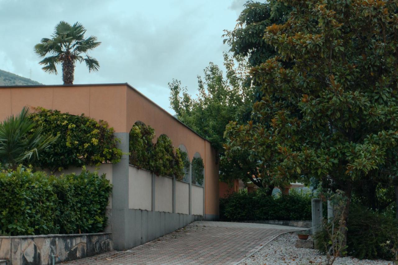 Holiday Home Rozic - Villa With Private Seasonal Heated Pool Mostar Exterior foto