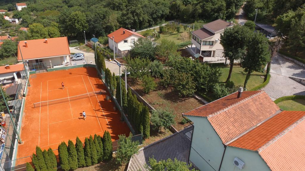 Holiday Home Rozic - Villa With Private Seasonal Heated Pool Mostar Exterior foto
