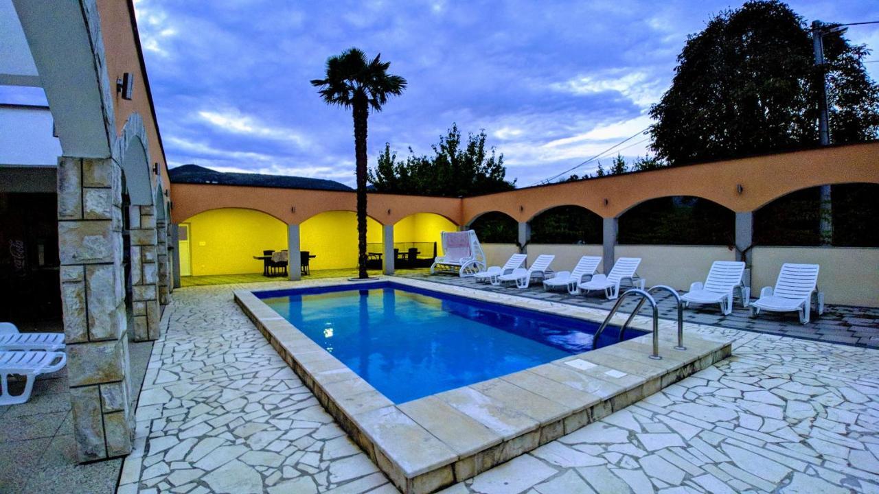 Holiday Home Rozic - Villa With Private Seasonal Heated Pool Mostar Exterior foto